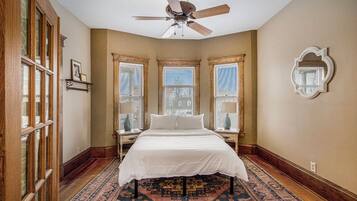 6 bedrooms, iron/ironing board, WiFi, bed sheets