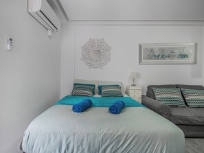 WiFi, bed sheets
