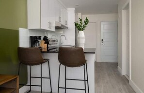 Private kitchen - Stunning Modern Loft in the heart of Le Plateau (Montréal)