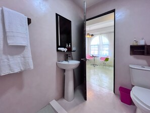 Standard Single Room, Mountain View | Bathroom | Shower, hair dryer, towels, soap - Ipan Noya (Santa Tecla)