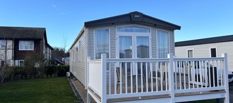 Hafan y Mor Park 3-bed Caravan, Sleeps 8, Pets Ok