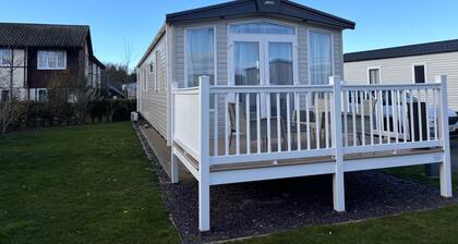 Hafan y Mor Park 3-bed Caravan, Sleeps 8, Pets Ok