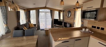 Hafan y Mor Park 3-bed Caravan, Sleeps 8, Pets Ok