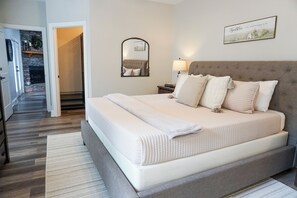 7 bedrooms, desk, iron/ironing board, travel crib