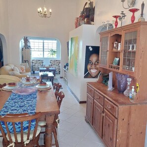 Apartment, 2 Schlafzimmer, Balkon, Gartenblick | Esszimmer