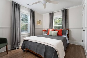 2 soveværelser, skrivebord, strygejern/strygebræt, gratis Wi-Fi