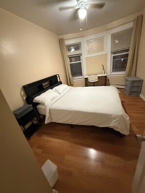 3 chambres, fer et planche à repasser, Wi-Fi, draps fournis