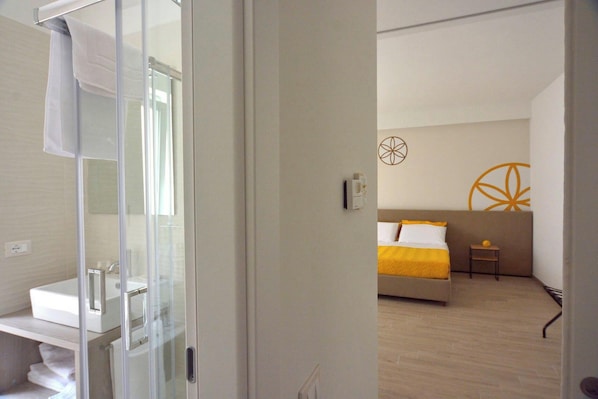 Superior Room, City View | Desk, laptop workspace, soundproofing, free WiFi