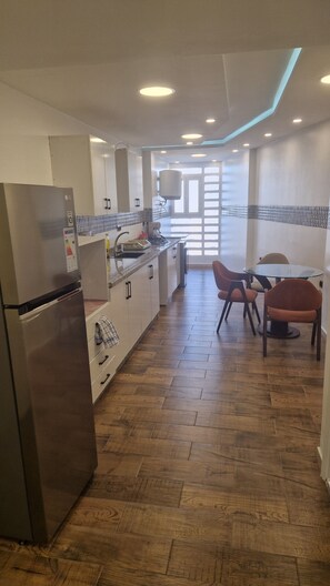 Private kitchen - Cocon Bonheur in the center of town Wi-Fi Fiber + balcony (Casablanca)
