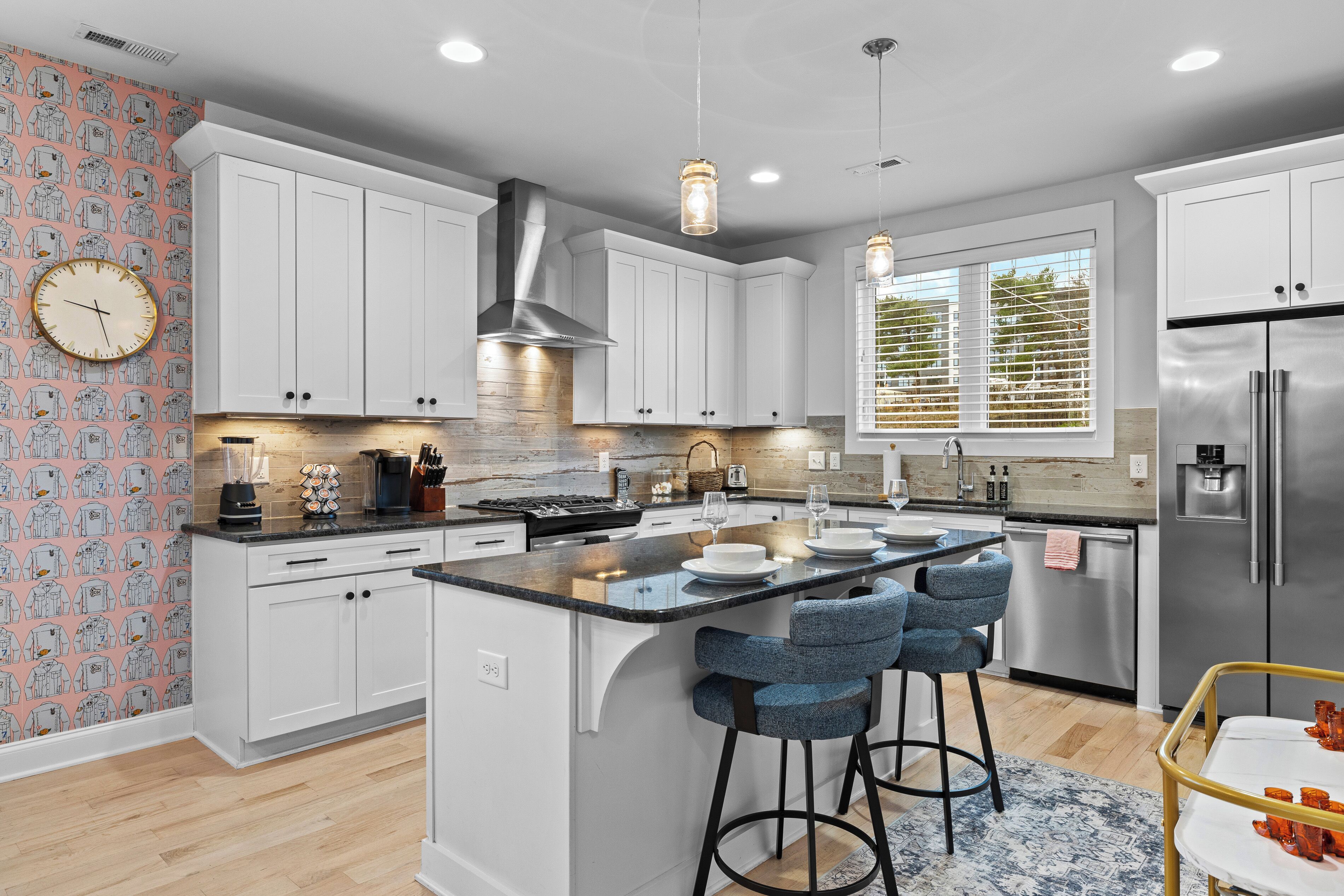 冰箱、微波炉、烤箱、炉灶