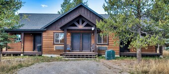 King Room at Ponds Lodge Cabin 32 Unit 2