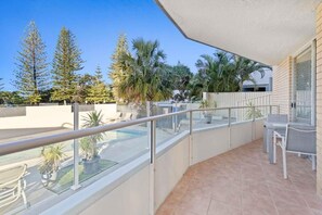 Lejlighed - 3 soveværelser - udsigt til pool | Balkon