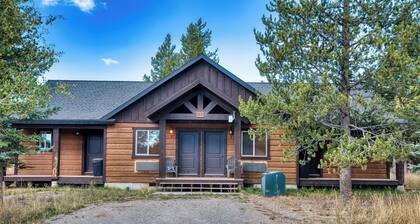 King Room at Ponds Lodge Cabin 32 Unit 3