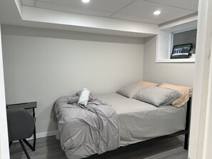 1 bedroom, WiFi, bed sheets