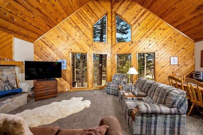 Charming 3-bedroom Angel Fire cabin