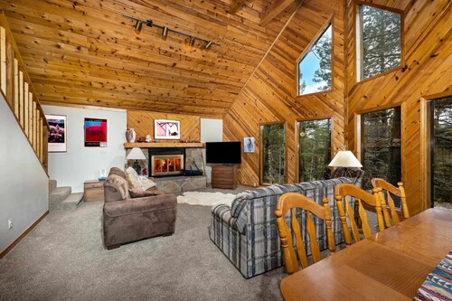Charming 3-bedroom Angel Fire cabin