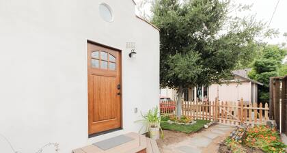 Brand new quiet and cozy tiny home in the Arroyo!