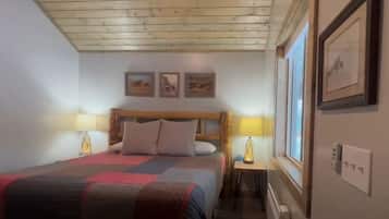 1 bedroom, WiFi (free), bed sheets