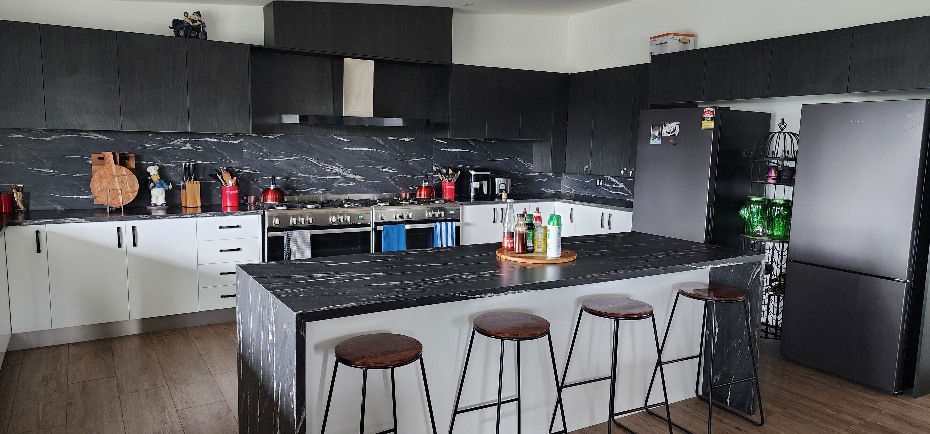 雪櫃、微波爐、焗爐、爐具