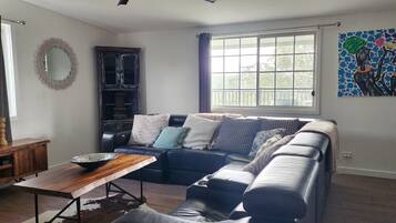 Smart-tv och eldstad