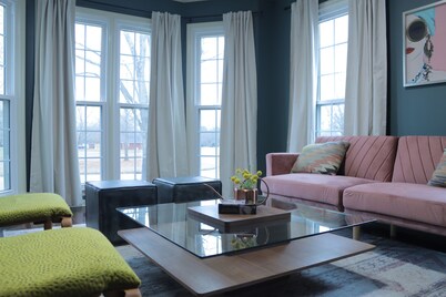 Madison Poolside Parlour