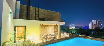 Cozy 1-bedroom apartment in charming Asunción with AC, fitness room, WiFi