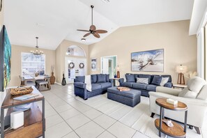 Smart-TV, DVD-Player, Bücher