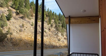 Blue Cabin in Idaho Springs