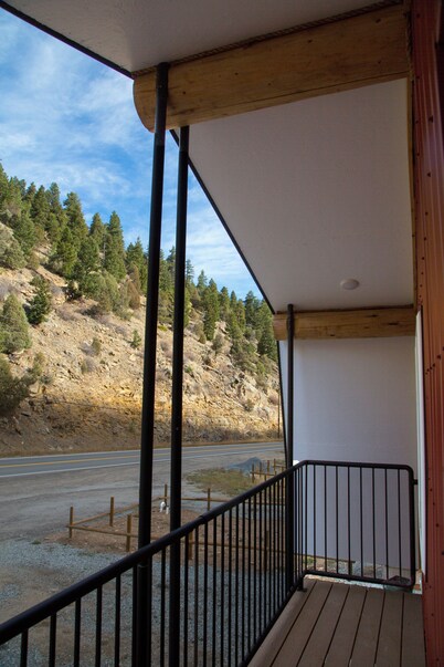 Blue Cabin in Idaho Springs