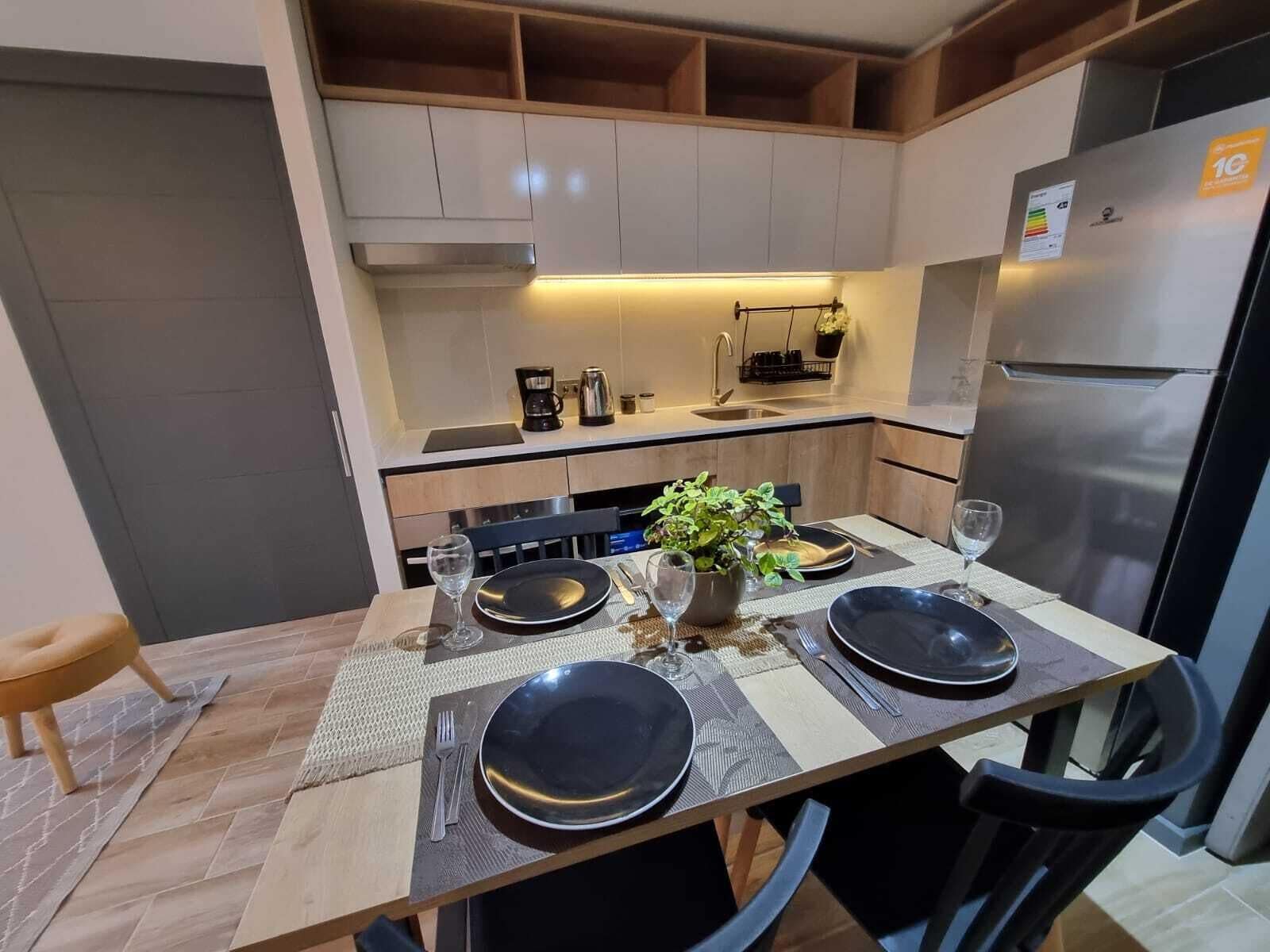 雪櫃、微波爐、焗爐、爐具