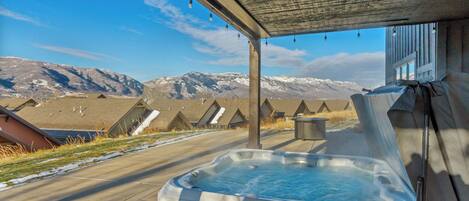 Tina de hidromasaje al aire libre