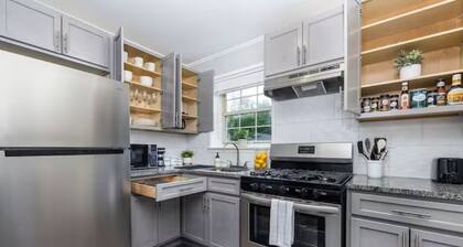 Charming 2-bedroom apartment with AC in West Hartford