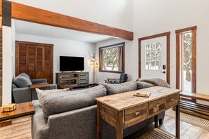 智能电视、壁炉