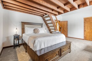 3 habitaciones, tabla de planchar con plancha, wifi y ropa de cama