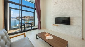 Basic Room, 1 Bedroom (Room 4(OceanView, PrivateBBQ)) | 1 bedroom, free WiFi - Yeosu Arungeorida Ocean View Pension (Yeosu)