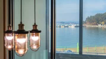 Basic Room, 1 Bedroom (Room 1(OceanView,Two-bed,Private BBQ)) | 1 bedroom, free WiFi