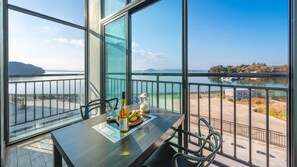 Basic Room, 1 Bedroom (Room 4(OceanView,Two-bed,PrivateBBQ))