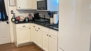 冰箱、微波炉、炉灶、茶具/咖啡用具