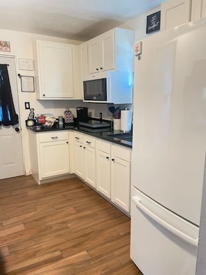 Fridge, microwave, stovetop, coffee/tea maker - 420 friendly Cozy, Cute home  (Albuquerque)