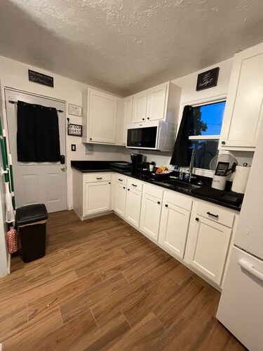 420 friendly Cozy, Cute home 