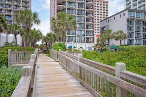 Property grounds - Corner Unit on the 16th Floor-Sweeping View, Ocean Front Balcony, New Paint (Myrtle Beach)
