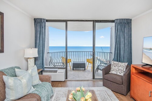 Corner Unit on the 16th Floor-Sweeping View, Ocean Front Balcony, New Paint