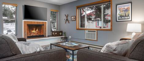 Televisión y chimenea