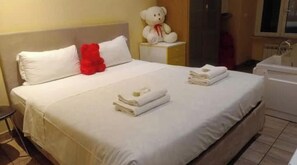 1 bedroom, iron/ironing board, WiFi, bed sheets