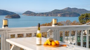 Basic Room, 1 Bedroom (Happy Peach (Ocean View)) | 1 bedroom, free WiFi - Yeosu Grace Family Pension (Yeosu)