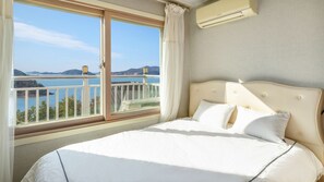 Basic Room, 2 Bedrooms (Romantic Gold (Ocean View/three-bed)) | Exterior - Yeosu Grace Family Pension (Yeosu)