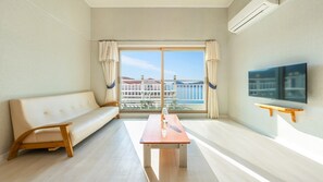 Basic Room, 2 Bedrooms (Romantic Gold (Ocean View/three-bed)) | Exterior - Yeosu Grace Family Pension (Yeosu)