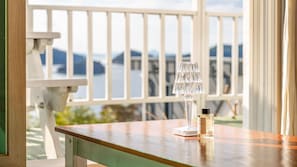 Basic Room, 2 Bedrooms (Romantic Gold (Ocean View/three-bed))