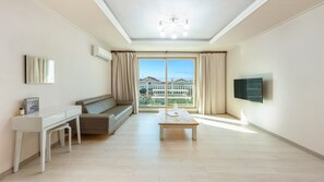 Rom – basic, 1 soverom (Milk Khaki  (Ocean View/two-bed)) | 1 soverom og wi-fi (inkludert)