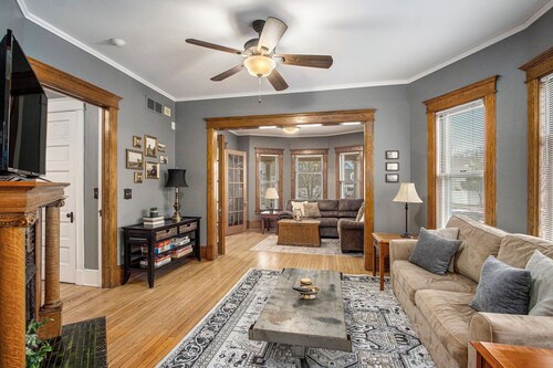 NEW 1st Floor Victorian Flat in Downtown Kalamazoo